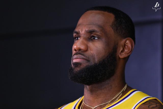 巴黎去年为K77开1100万年薪 那不勒斯只给500万