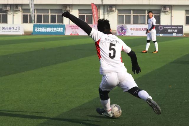 西甲综合：巴萨小胜塞尔塔 亚马尔伤退成隐忧